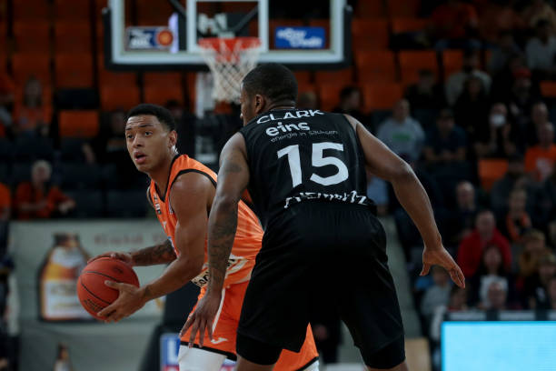 从而保持阿 从而保持阿