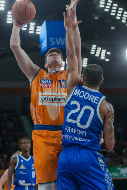 通过坚固的 通过坚固的