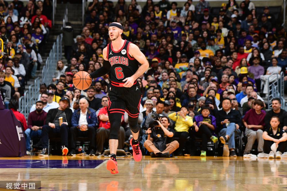 出与亚历山 出与亚历山